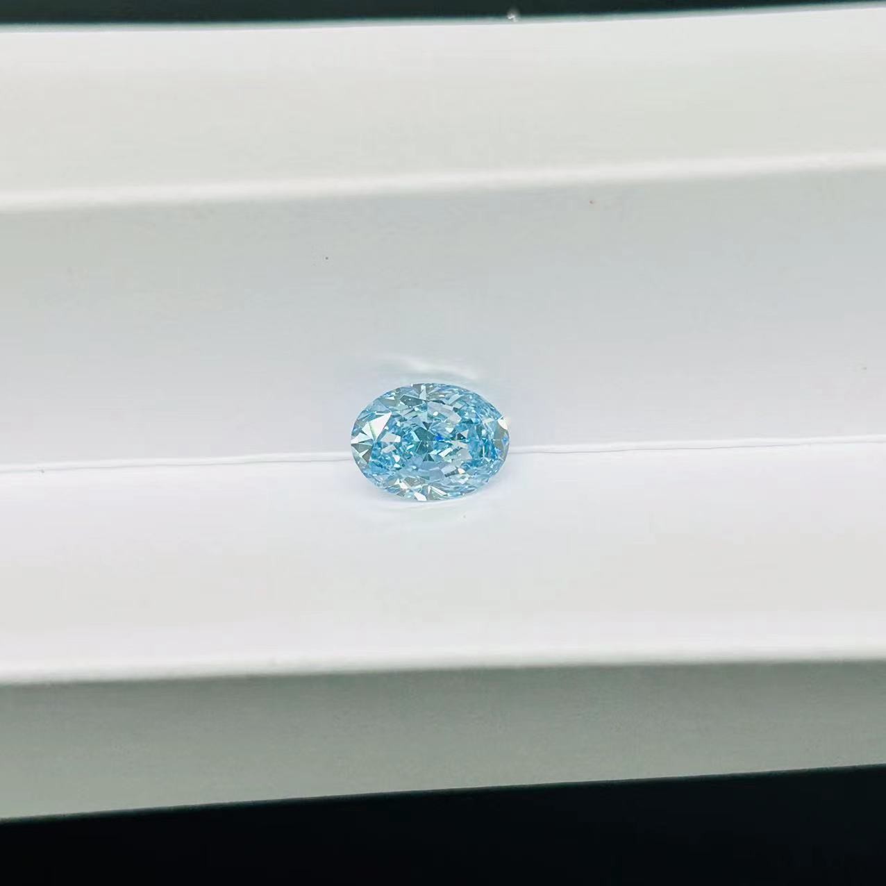 VVS1-VS2 Blue Oval Loose Diamond Cultivated Diamonds 10 Mohs
