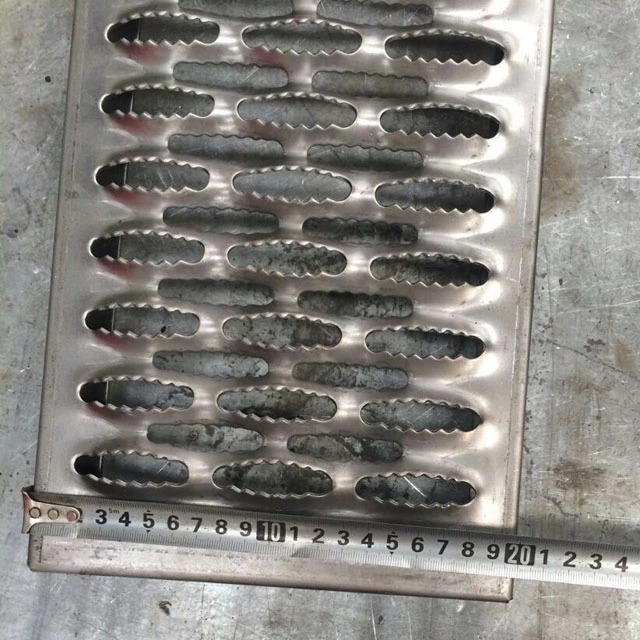0.3mm construction material galvanized hy-rib high ribbed expanded metal lath