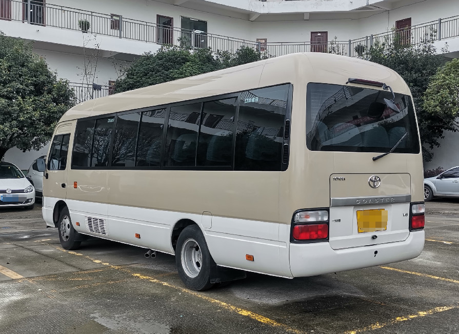 Gasoline 23 Seater Coach Tour Bus Toyota Coaster 20 Seater