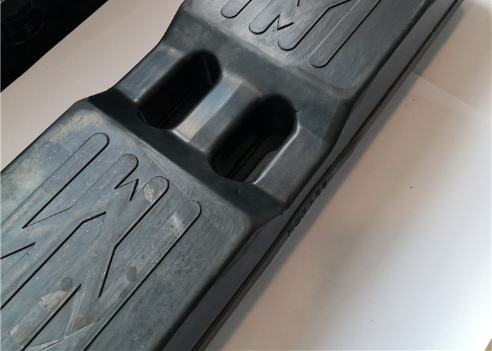 600mm Length Bolt On Excavator Black Rubber Pads For Kobelco E255