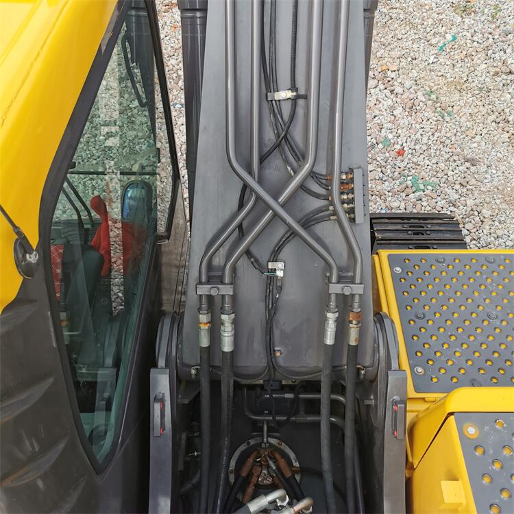 Used Volvo 210 Tracked Excavator with ORIGINAL Hydraulic Cylinder and 650 Working Hours