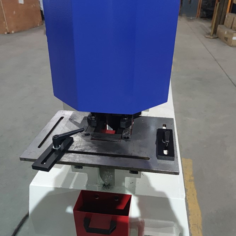 50 Ton Hydraulic Ironworker Machine Metal Steel 5.5kw 16mm Punching And Shearing Machine