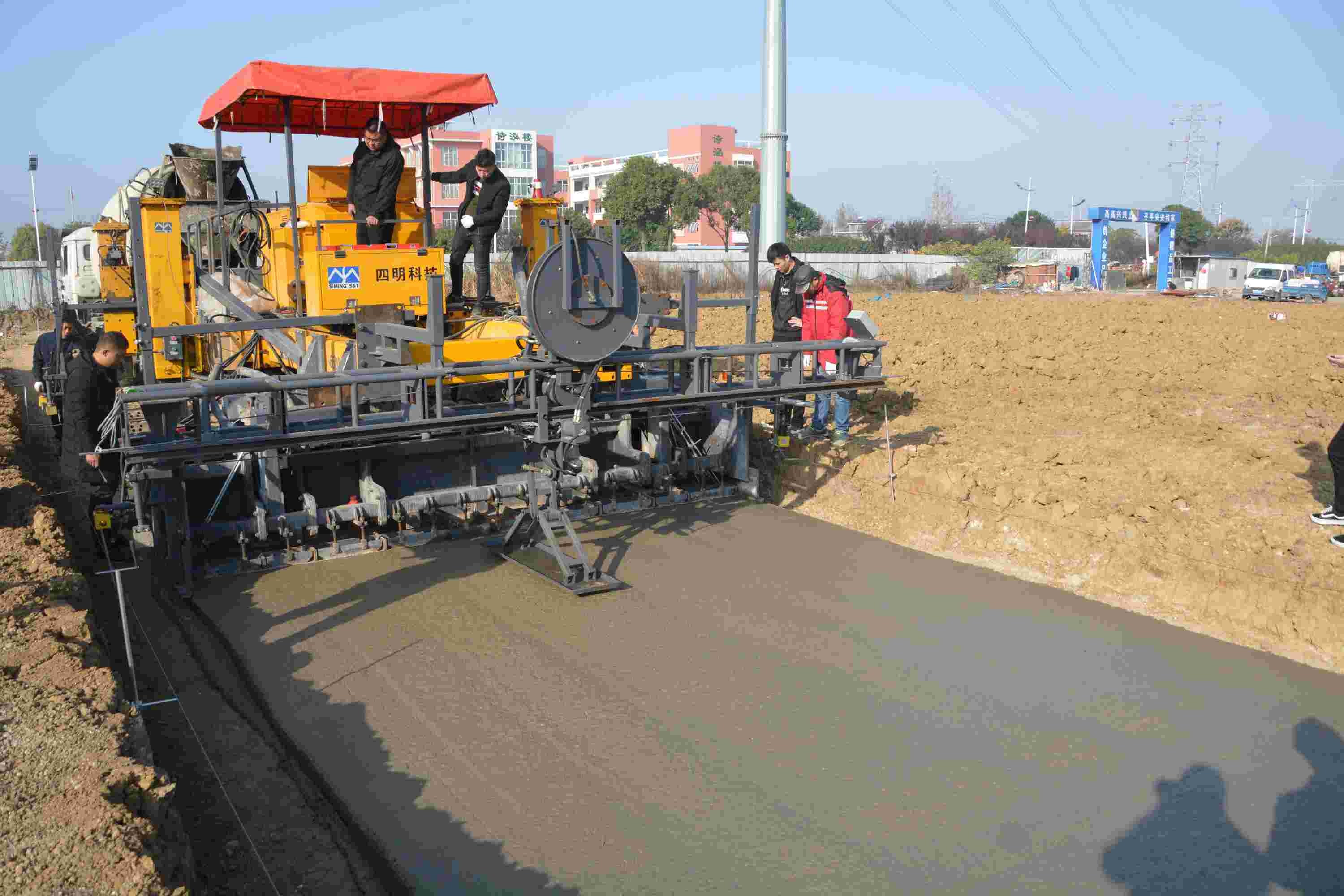 4.5m Negative Gap Construction Slipform Paver With Four Elongated Tracks