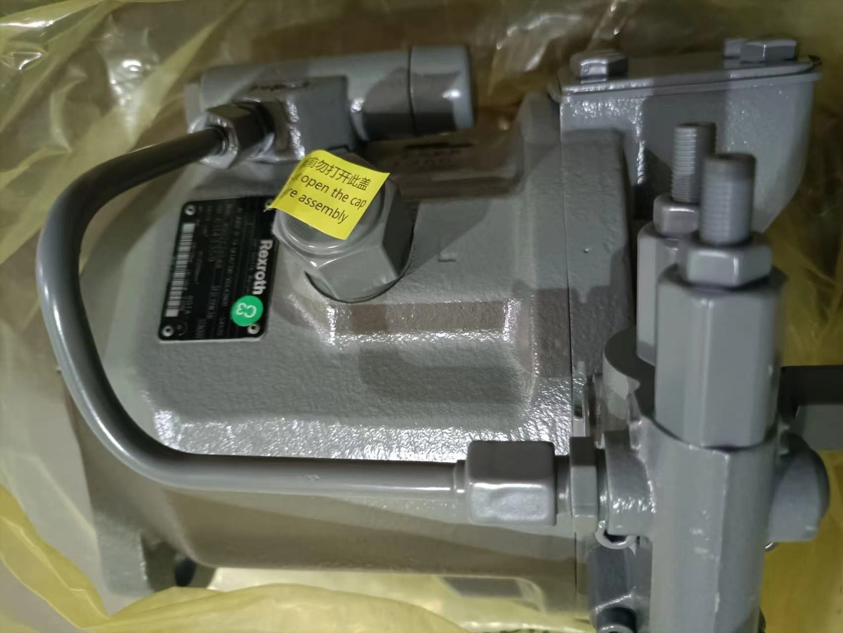 R902577437 R902449952 R902577436 AA10VSO140LA6DS/32R-VPB12N00 Axial Piston Variable Pump A10VSO Series