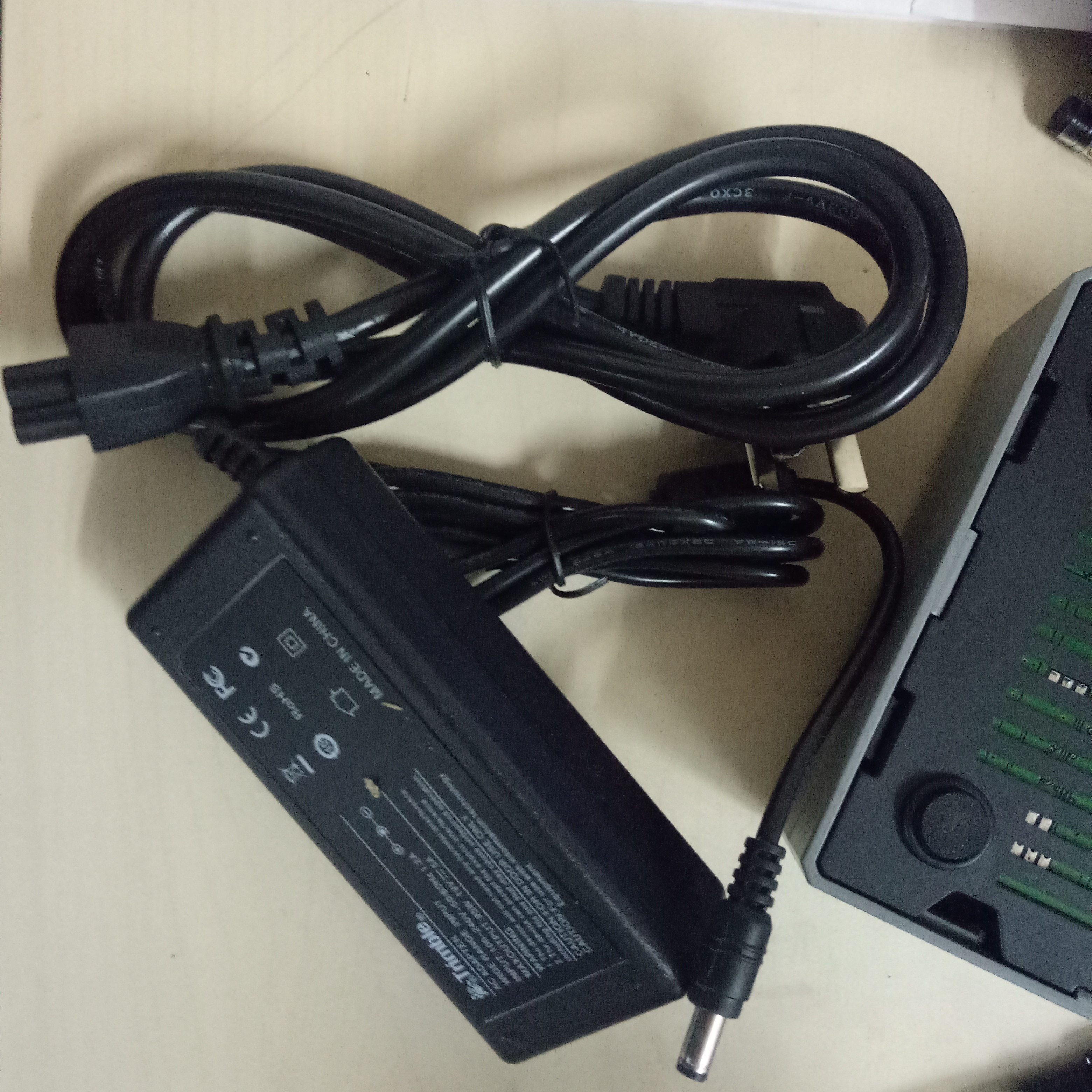 Dual Gps Power Charger for R10 , Trimble S6 Total Station Battery Charger