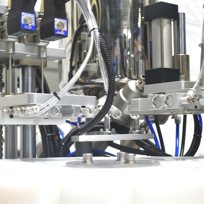 Customizable Automatic Gel Filling and Capping Machine for Viscous Liquid Packaging