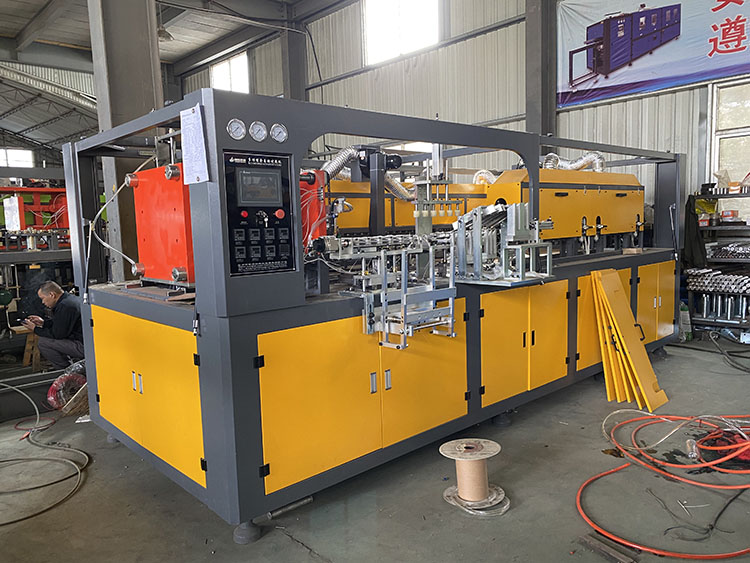 Advanced PET Bottle Blowing Machine for Cosmetic Bottle Max.Bottle Diameter mm 400 mm