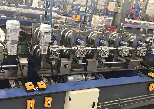 Interchangeable CZ Purlin Roll Forming Machine Working Speed 20-25 M/Min