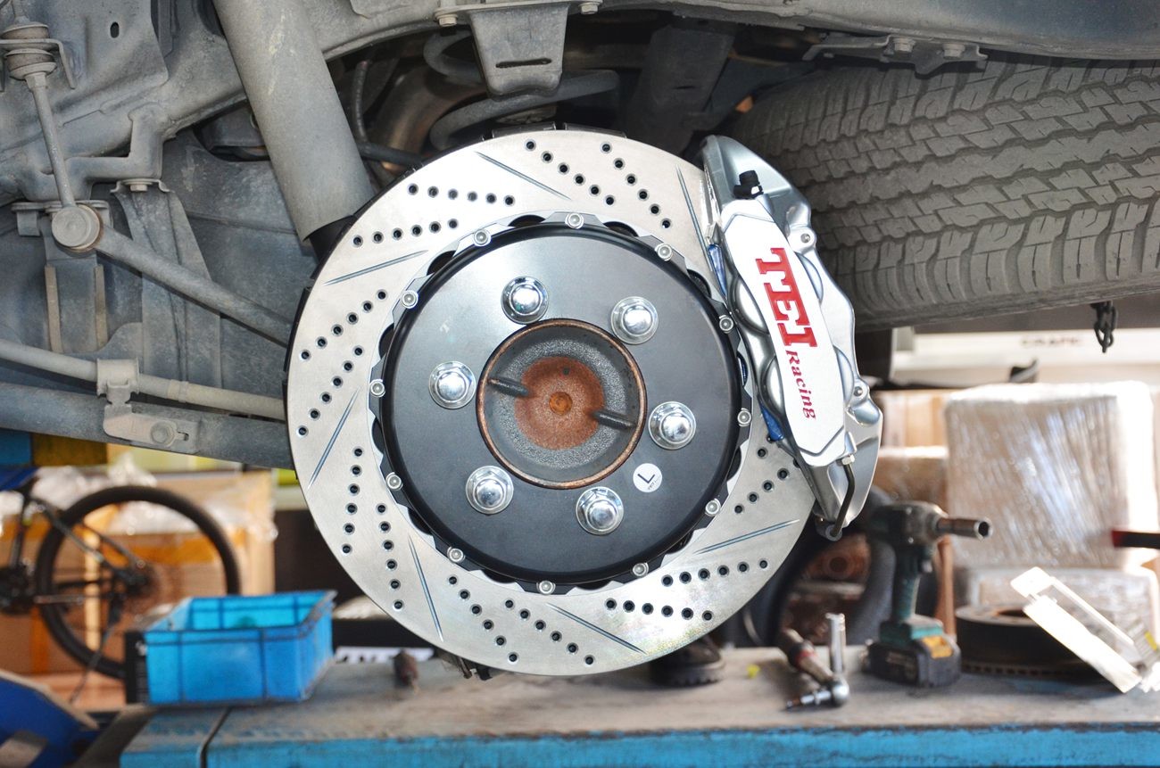 BBK Big Brake KIt 6 Piston Brake Kit For Toyota Prado 20 Inch Wheel Front S40 4 Piston Caliper Kit For Rear