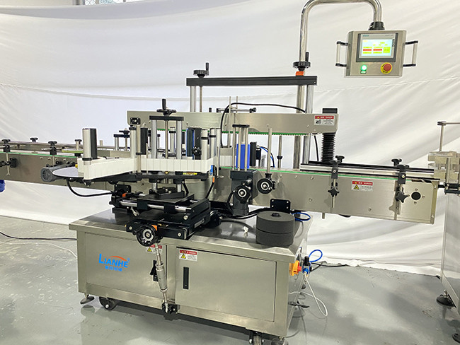 Adhesive Sticker Bottle Labeling Machine 3000W Antirust Stainless Steel