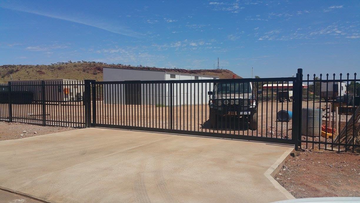 Black Rustproof Tubular Fence Panels , 2.1m High Tubular Security Fencing