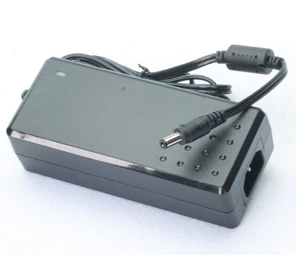 Wall Mount Ac To Dc 12v Power Adapter Power Supply For Cctv Camera / Led Strips