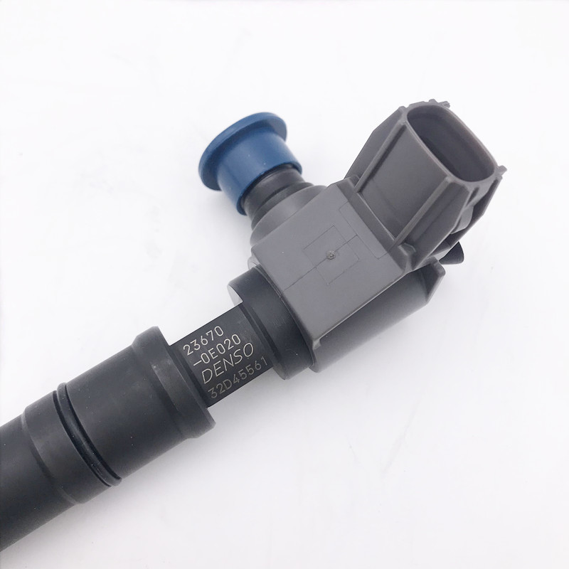 Diesel Common Rail Denso Injector 295700-0560 for 23670-0E020 TOYOTA 2GD-FTV 2.4L for sale