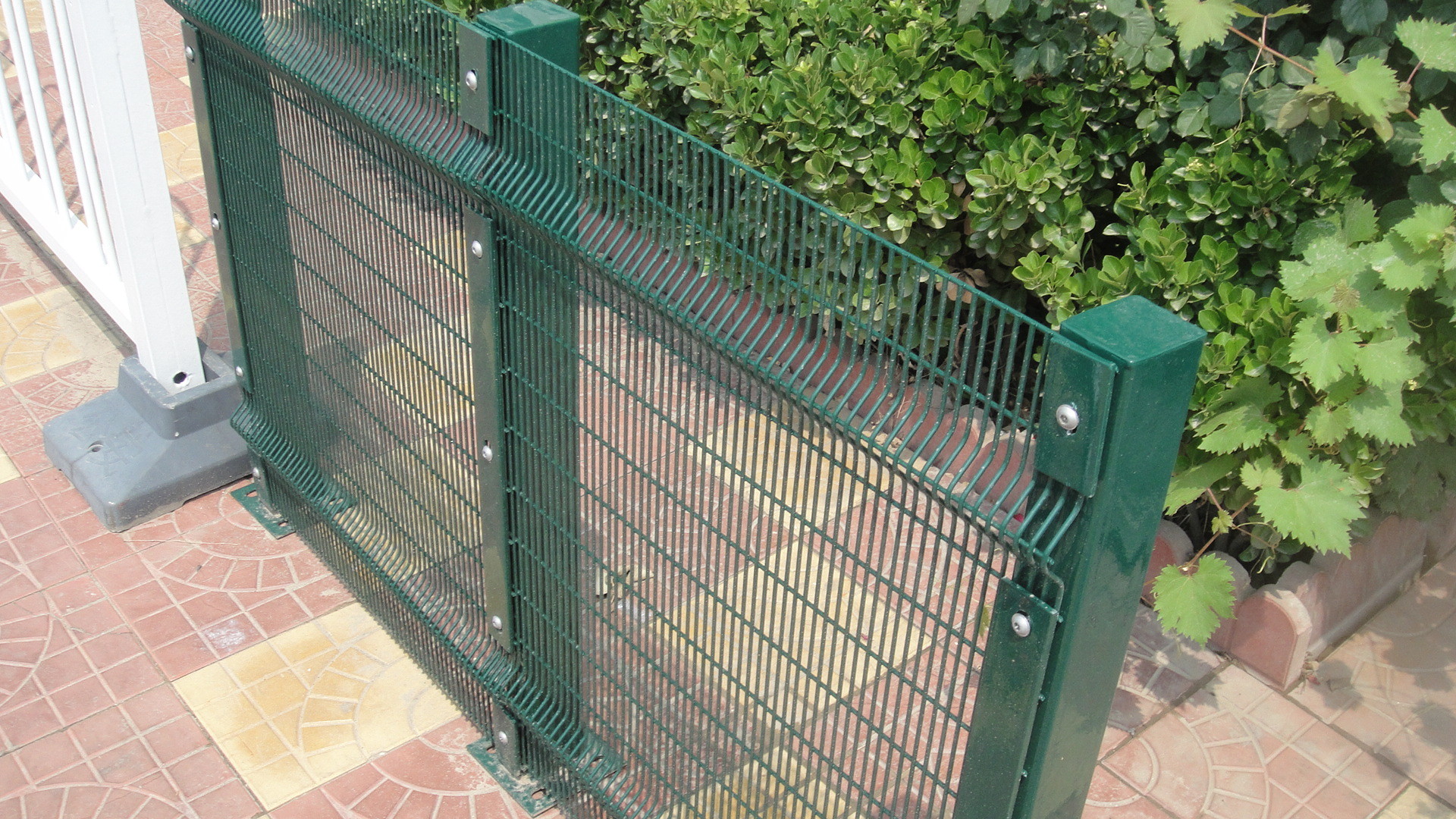 High security Wire Fence Panels Anti cut climb Powder Coated RAL 9010