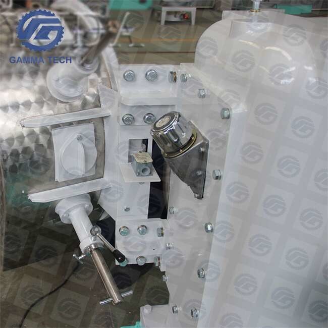 Motor Farming Pelletizer 220v Animal Feed Pellet Machine In Fish Chicken Pig Poultry
