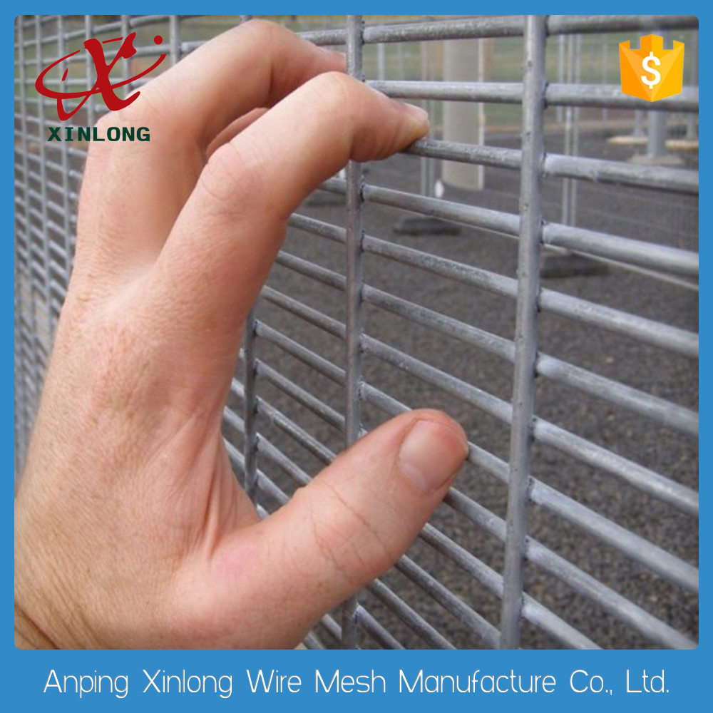 Dark Green 358 Welded Wire Mesh Panels , Iron Wire Garden Fencing
