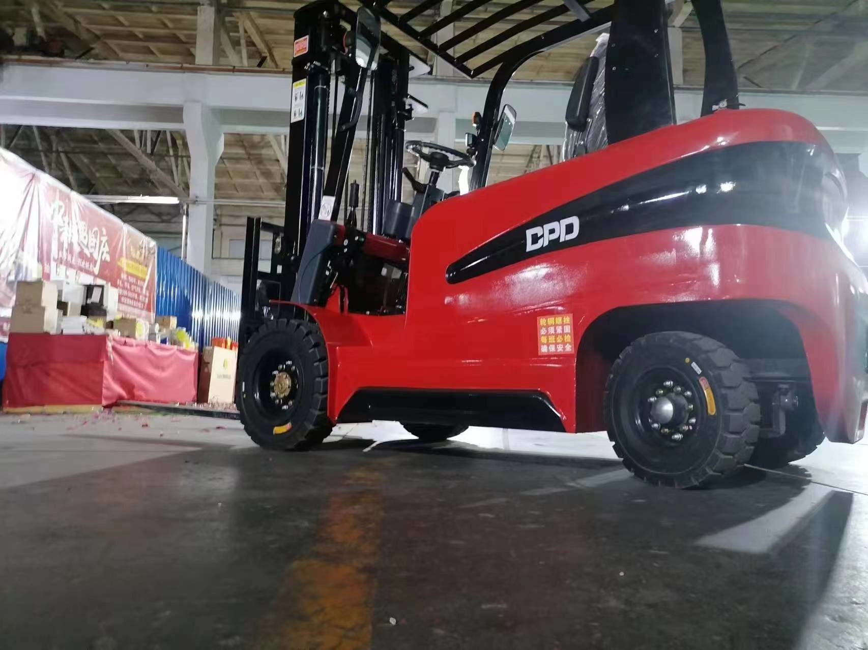 Brand new mini diesel forklifts and brand new mini electric forklifts