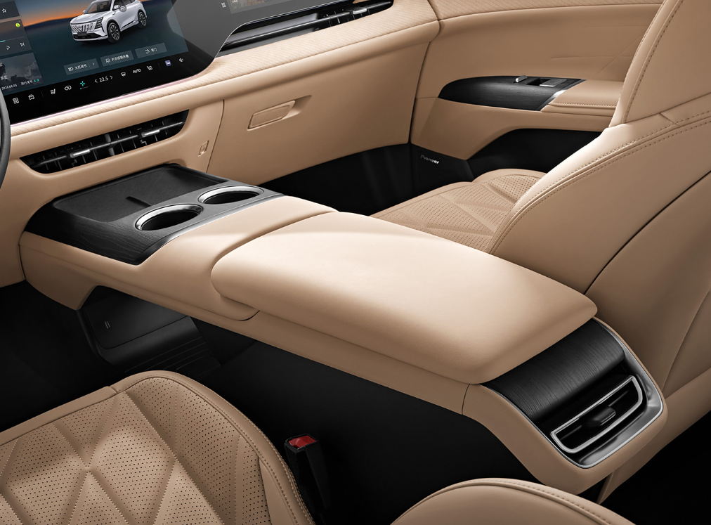 Electric Rear Window and Fuel Tank Capacity 50-80L Changan CS75 PLUS 1.5T SUV with 5-Seat 5-Door Panoramic Sunroof