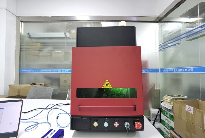 20w Fiber Laser Marking Machine With Built In Electrical Lift Auto Focus Function
