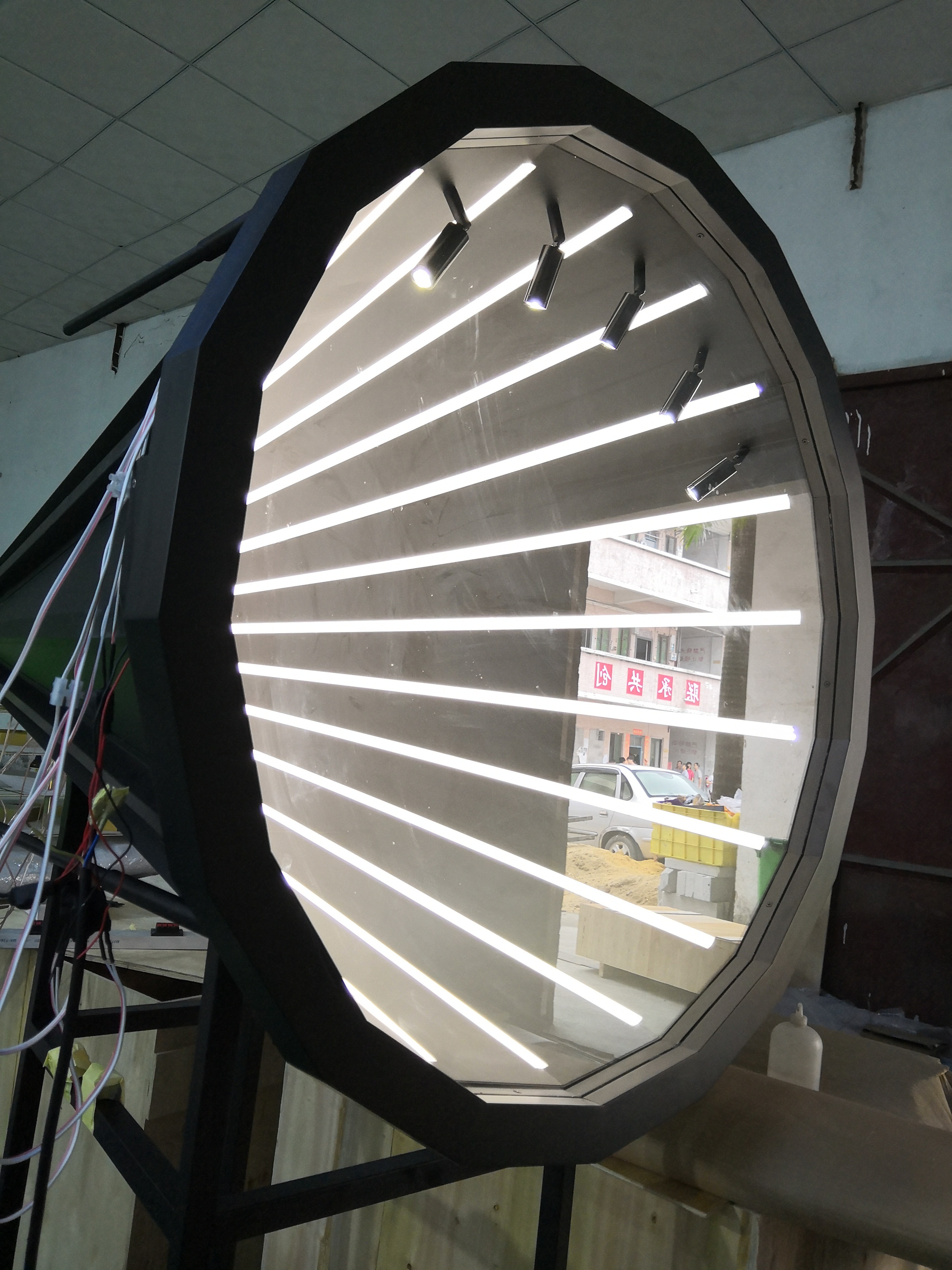 Aurora Retail Visual Merchandising Displays Chromed For Showcase Products
