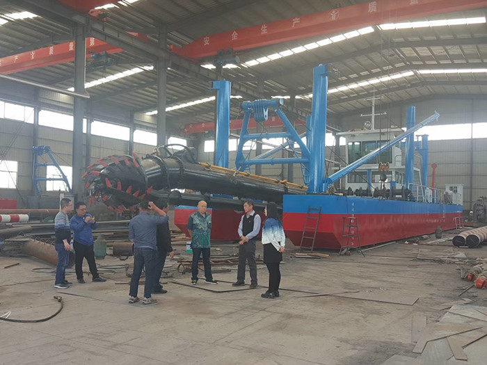 YSCSD350 River Dredging Machine Red Color 16kw Sand Dredging Boat 8inch