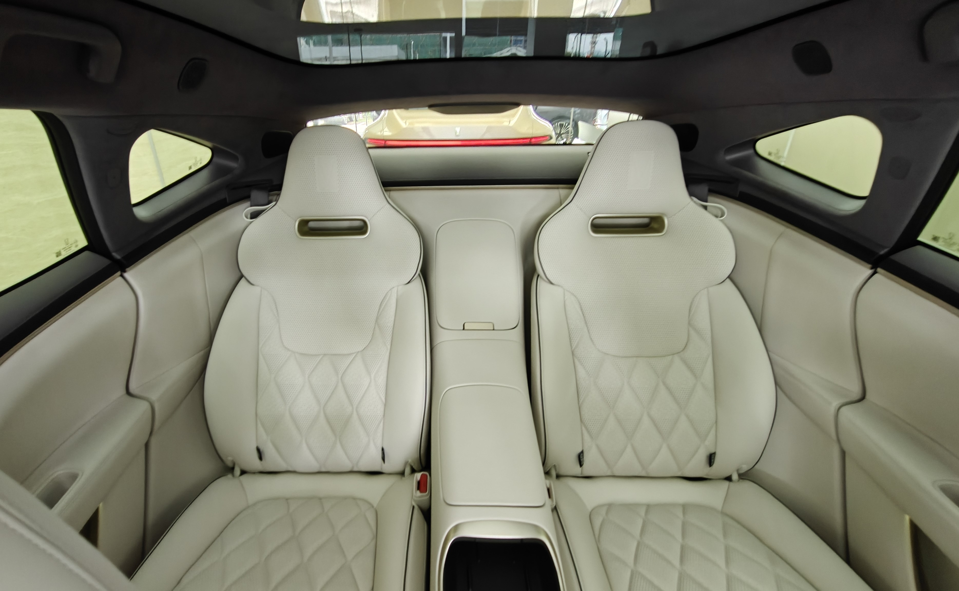 2025 AVATR 12 is a high-end electric sedan in China. It has two modes: Ev and Erev