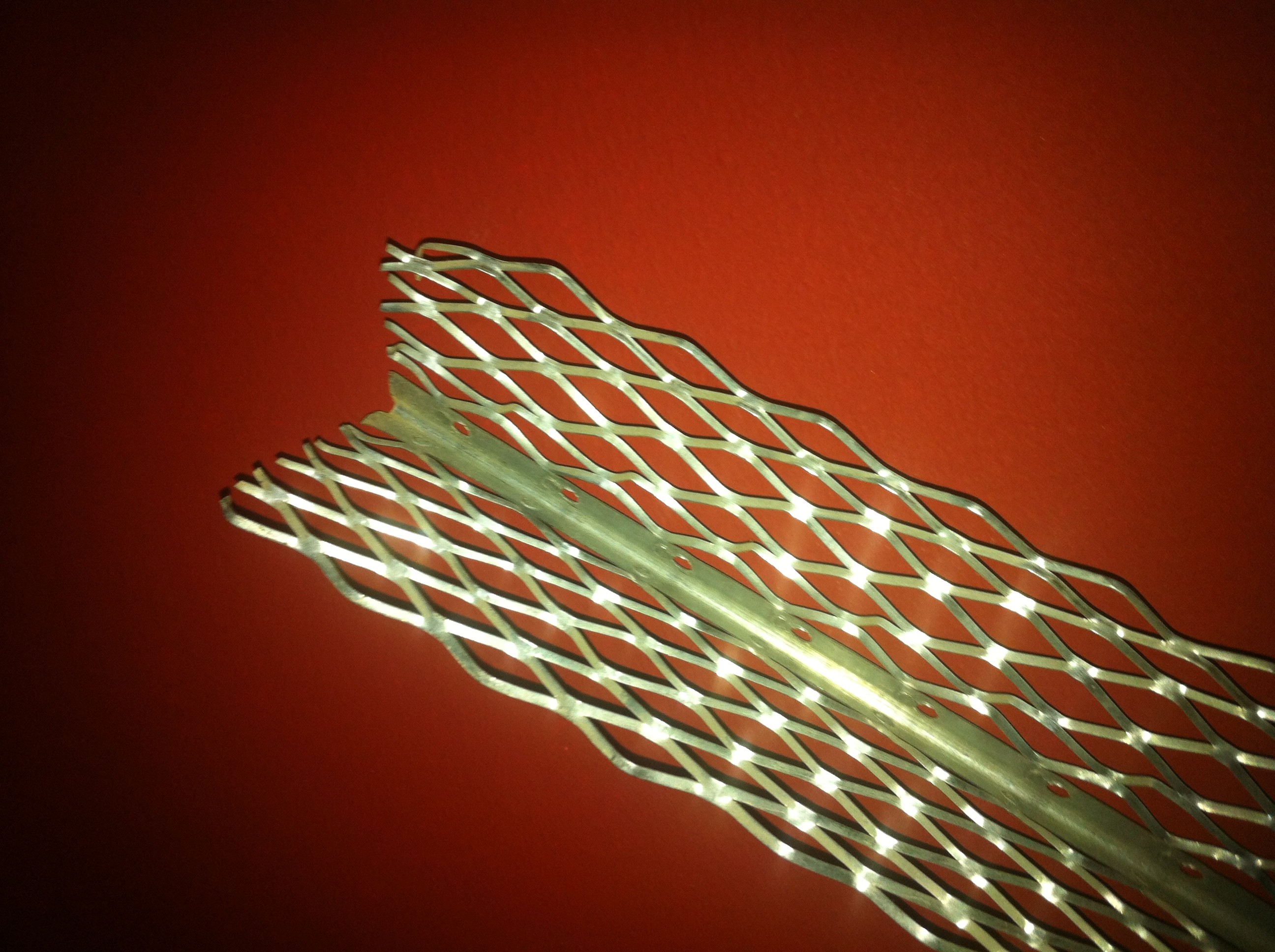 Diamond Mesh Plaster Angle Bead , 30mm Wings Galvanized Corner Bead
