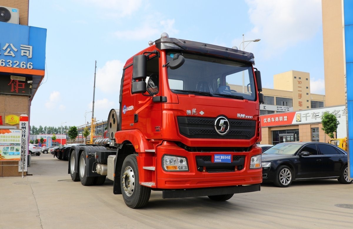 Express Transport Truck M3000 Shacman Tractor Truck Diesel Engine