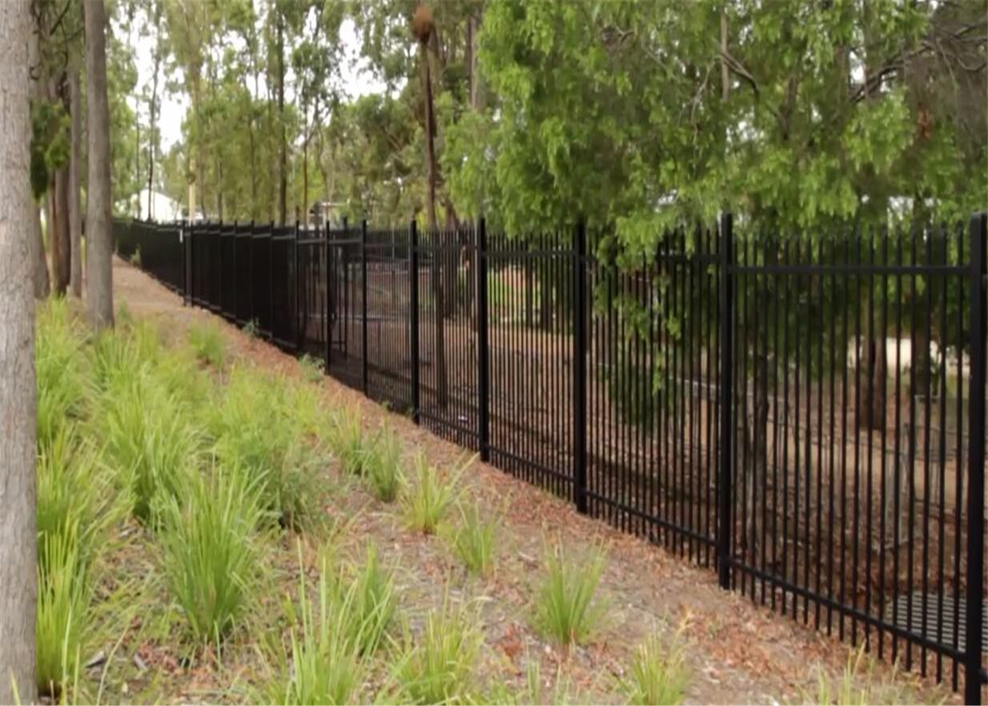 1800mm High X 2400mm Wide Two Rails*40X40X2.0 Upright*25X25X1.6 Powder Coated Black