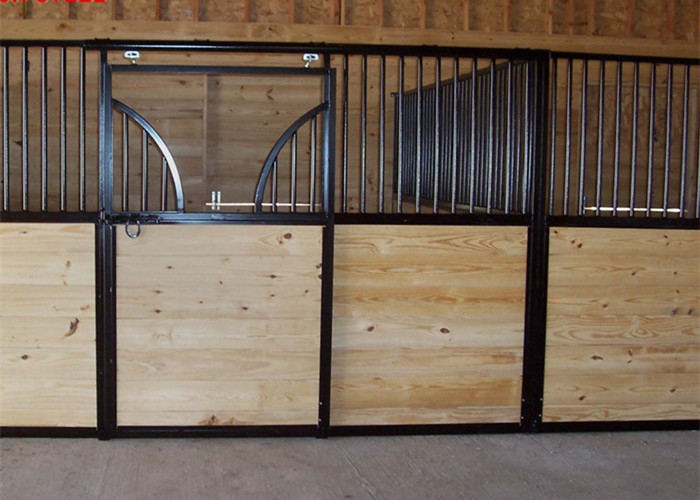 Freedom Horse Stalls | System Horse Stalls in black coating and bamboo wood stall