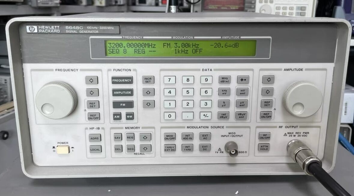 Keysight Agilent 8648C Synthesized Signal Generator 9KHz To 3200 MHz Benchtop/Rackmount
