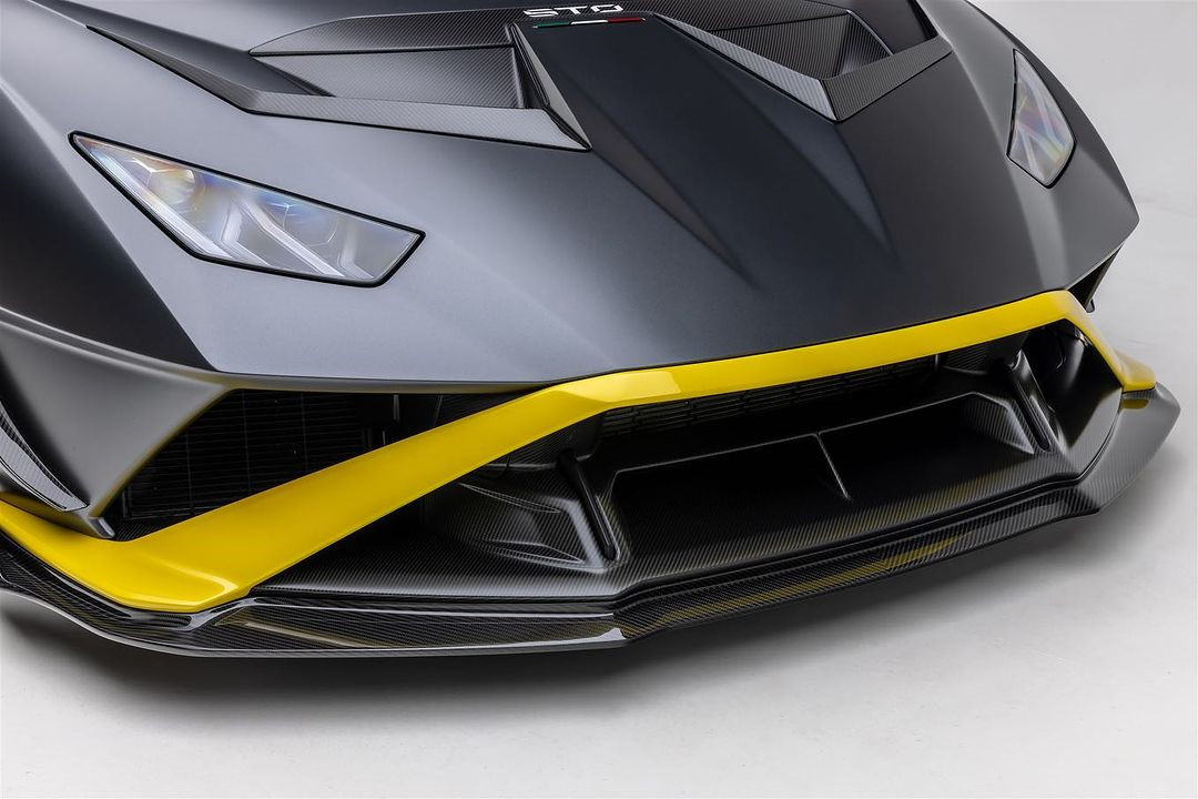 For Lamborghini STO Carbon Fiber Body Kit STO Upgraded Vors Style Front Lip Diffuser Side Skirt Hood Carbon Fiber Body Kit
