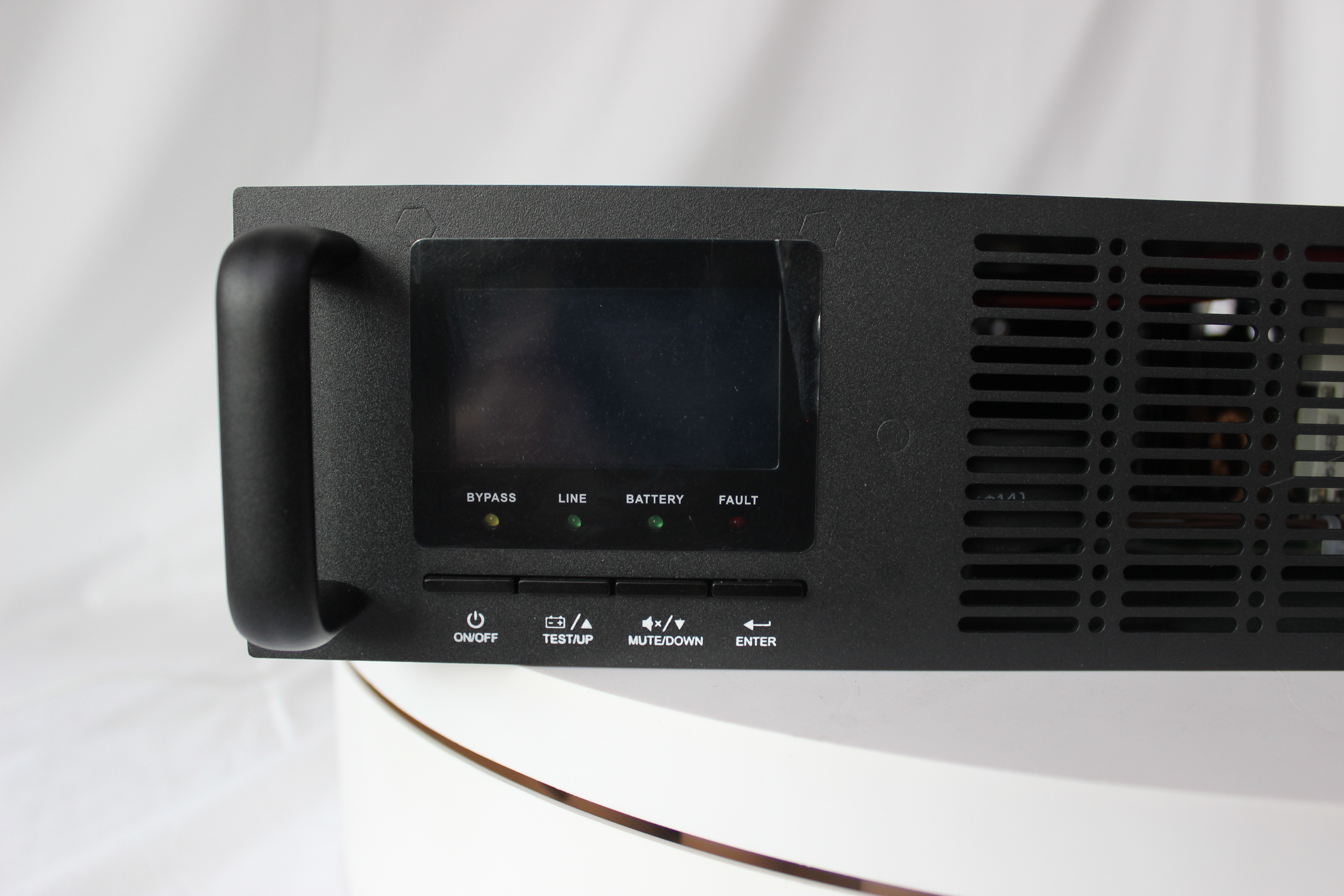 220V 1800w 2000va Rack Mount Battery Backup 19 Inch Systems