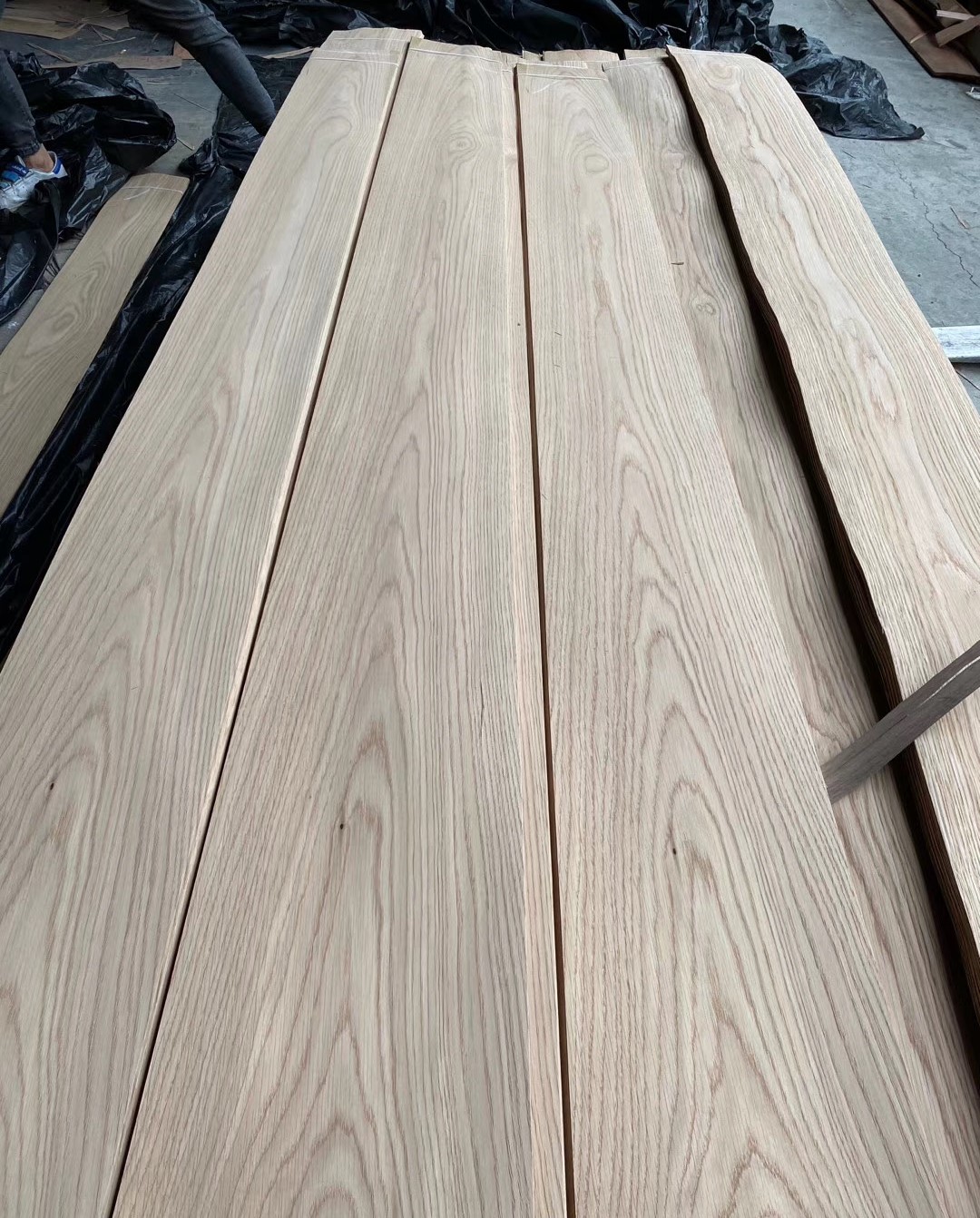 Wholesale Price White Oak Wood Veneer Natural Oak Wood Veneer White Oak Mountain/ Straight Grain