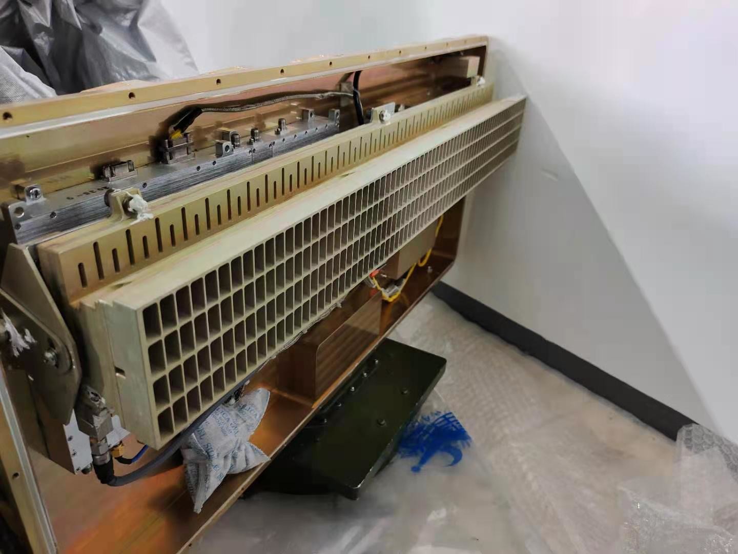 8KM Active Array Radar Apar Radar Wave Band X Ku K Ka Radar Turntable Small Low Slow