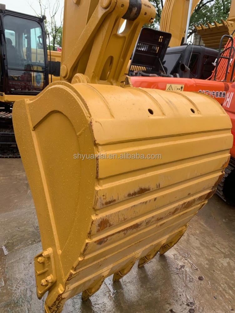 CAT323 Excavator with Strong Power and Soft Steel Design in Excellent Condition