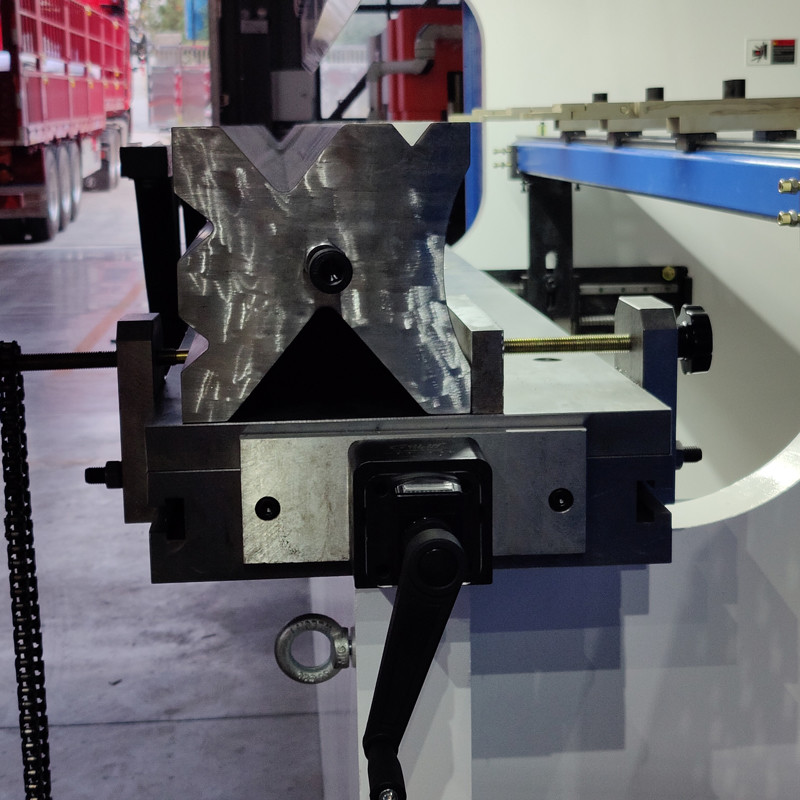 Highly Efficient WC67Y-400T4000 NC Controller Hydraulic Press Brake 26KW