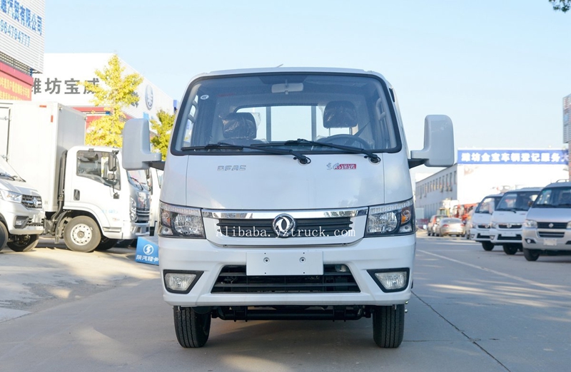 Dongfeng 3.7m Cargo Box Small Transporter 2000RPM 4x2 Single Row Light Cargo Truck