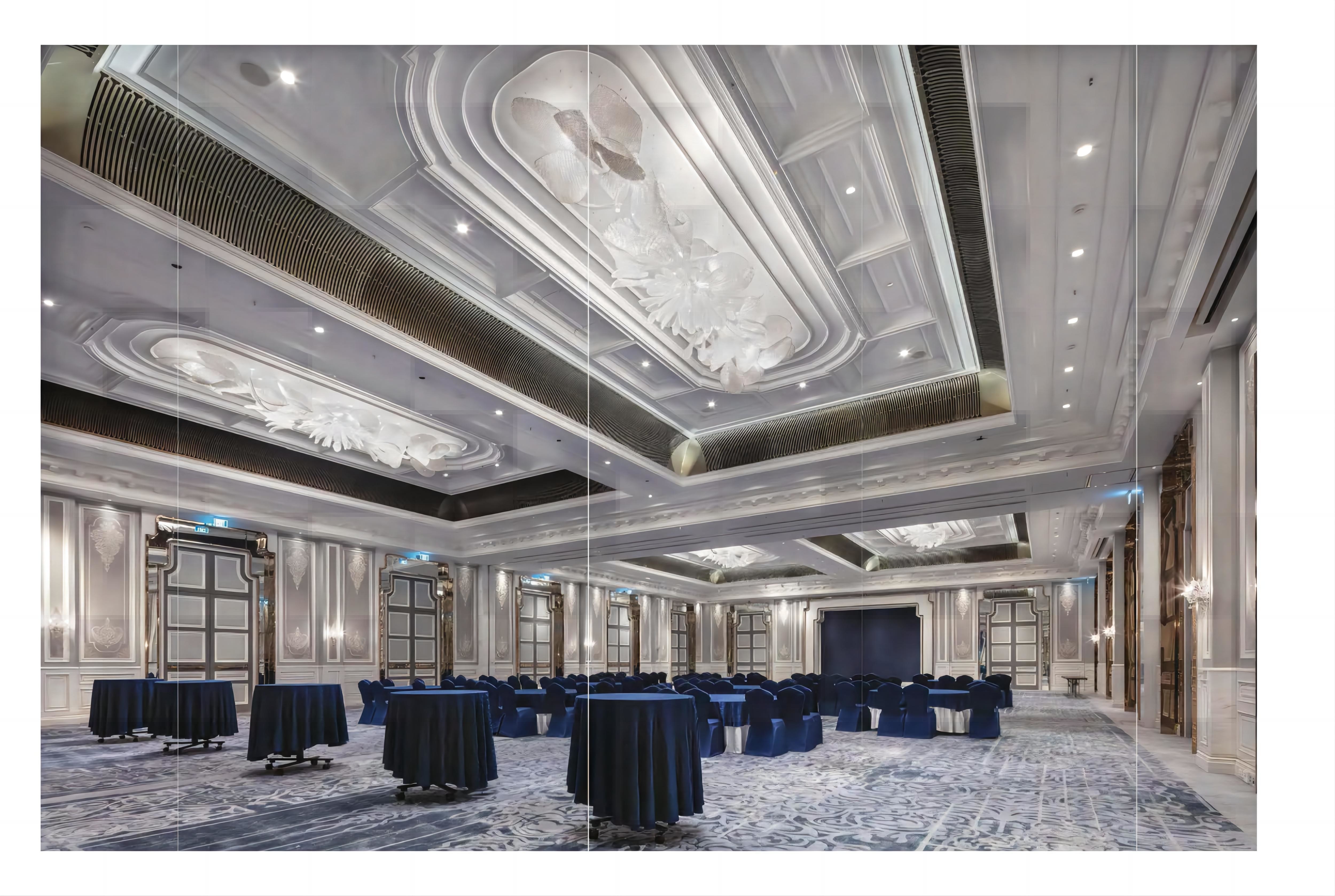 Creative Art Luxury Crystal Chandelier For Art Exhibition Hall Or Conference Hall