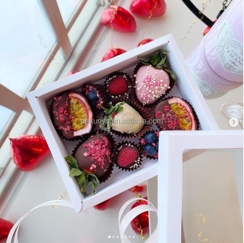 Folded White Strawberry Chocolate Container Box Packing With Clear Window