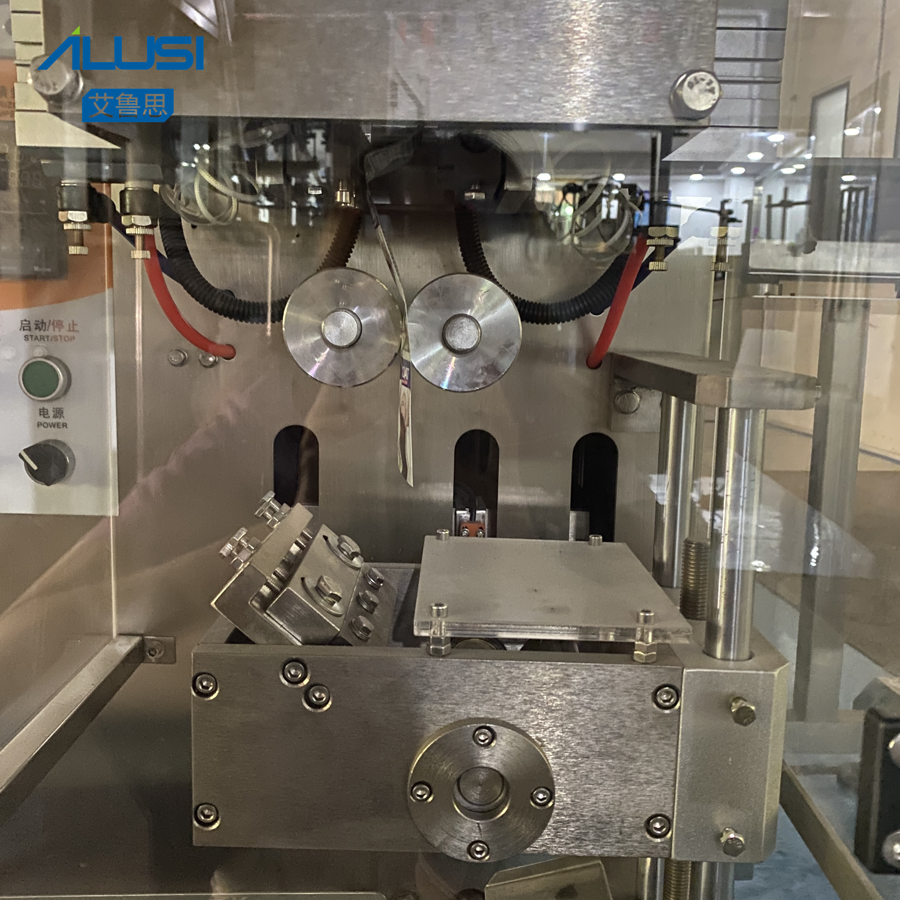 Small Drinking Mineral Water Pouch Packing Machine / Sachet Liquid Pure Water Packaging Machine