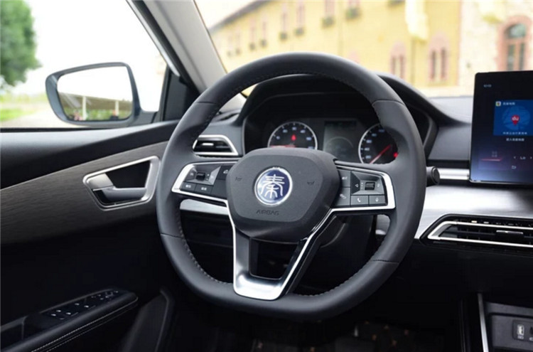 400km Medium Sized Electric Cars