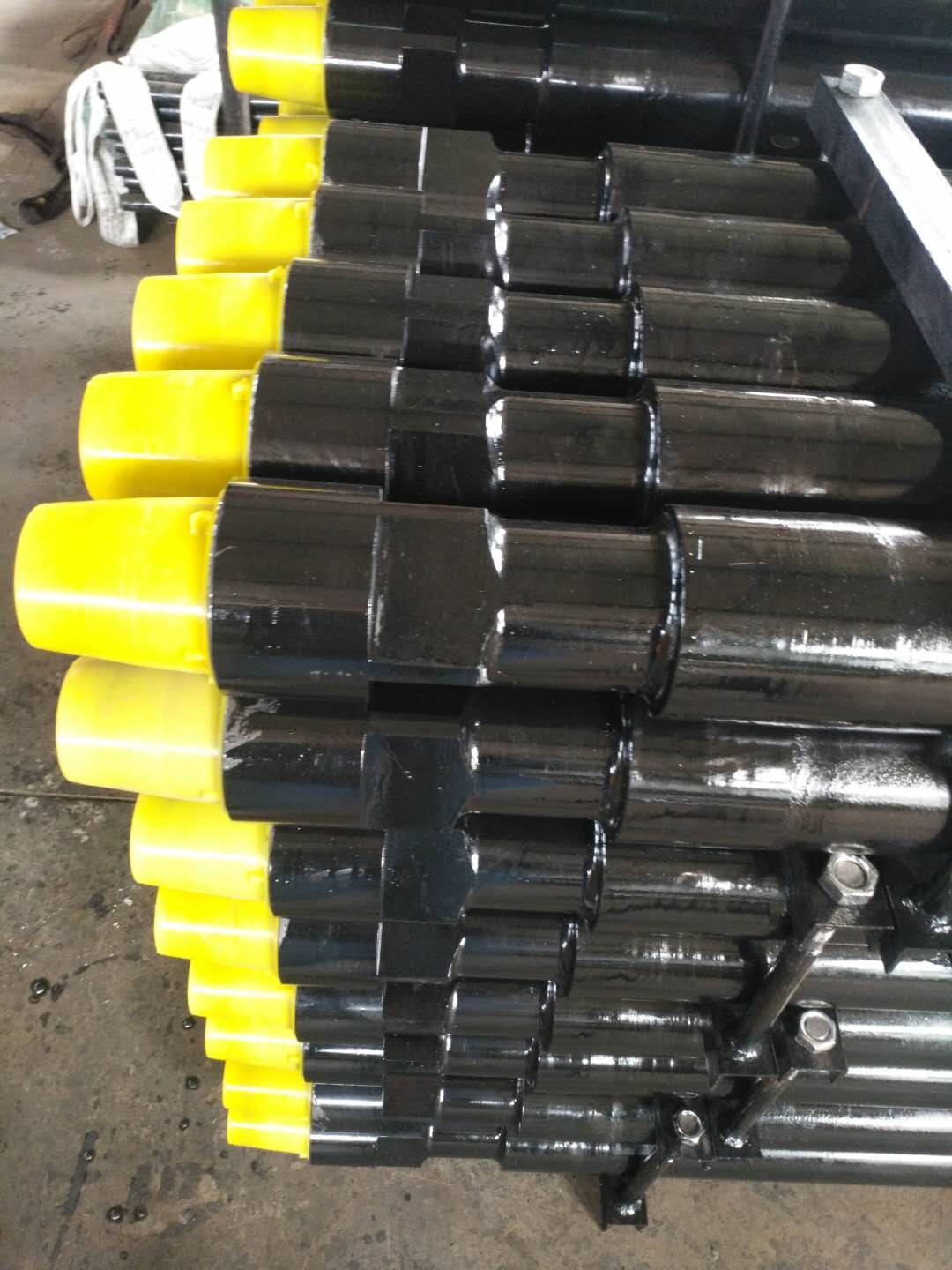 High Strength 4 Inch OD. Ingersoll Rand Welding On Drill Pipe 365lbs