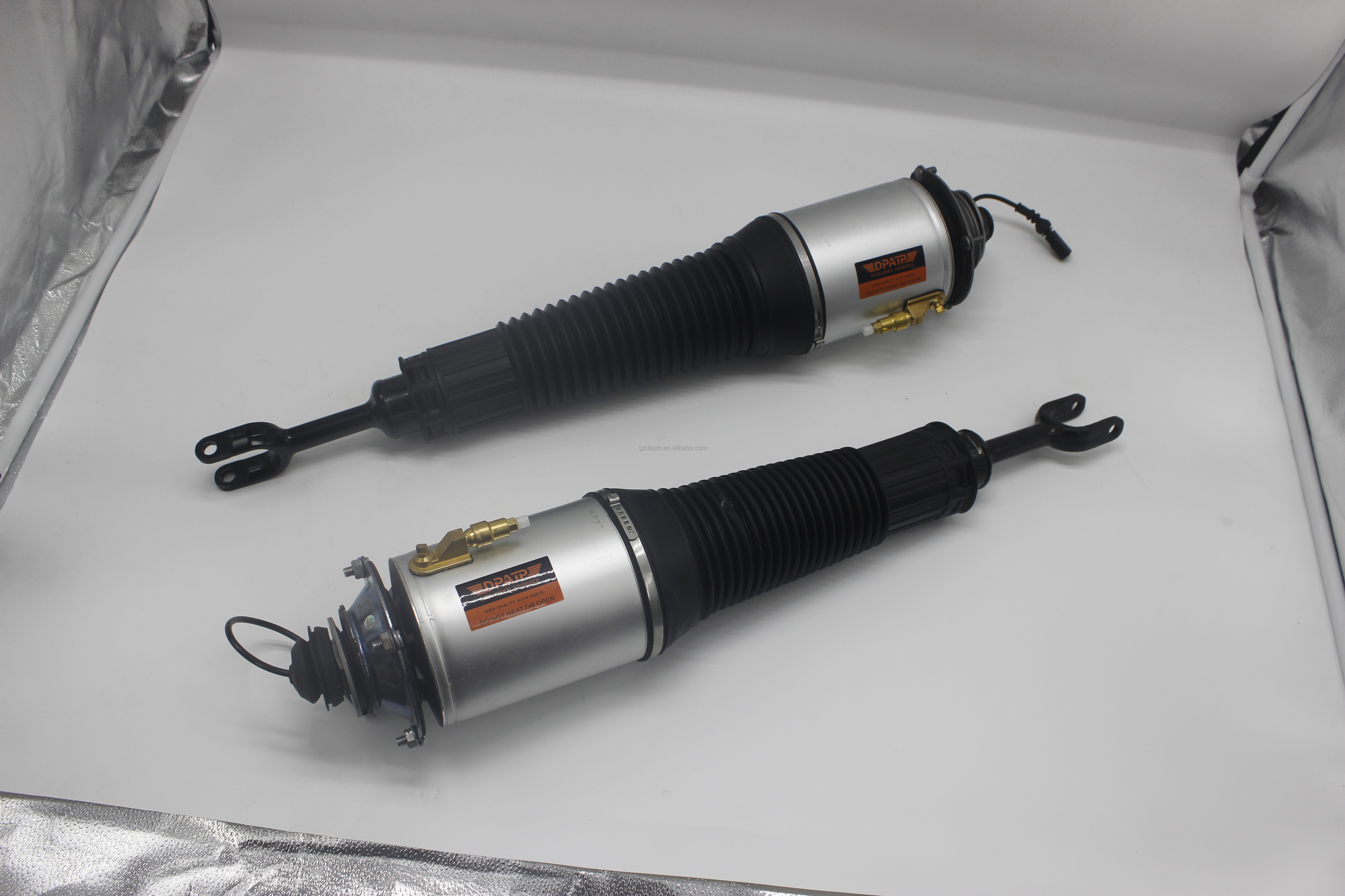 Replace/Repair Shock Absorber 4E0616039 4E0616040 for Audi A8 D3 4E OEM Standard