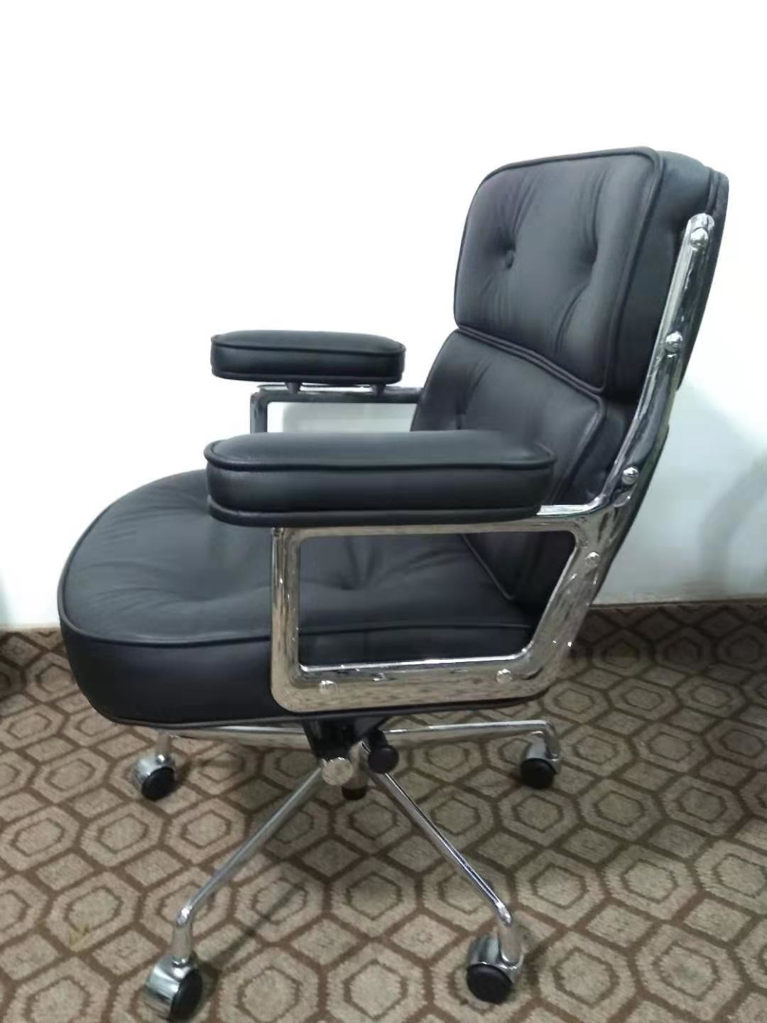 Boss / CEO Ergonomic Office Chair With Chrome Plated Aluminum Alloy Frame / Armrest