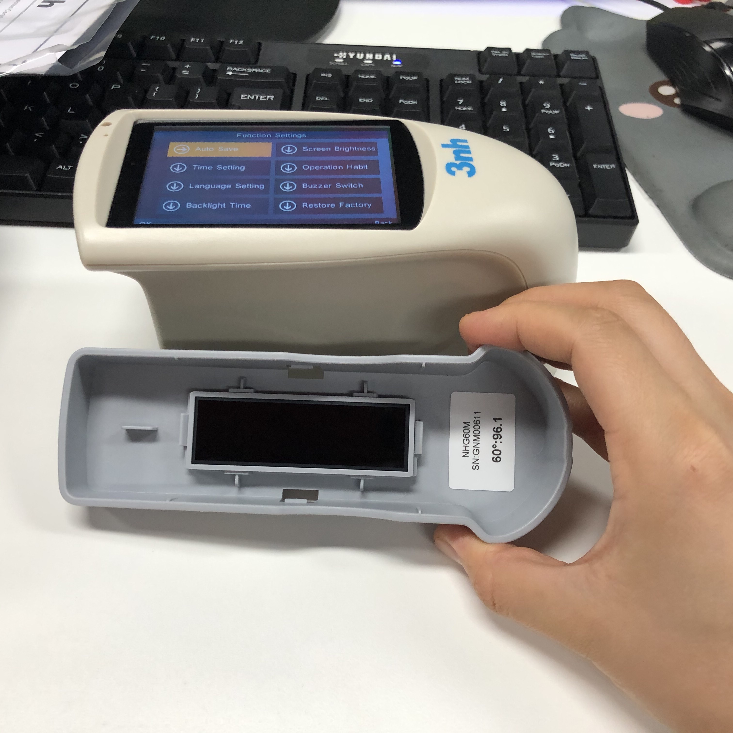 Small Aperture Micro Tri Gloss Meter Continuous Mode For Hardware Industries
