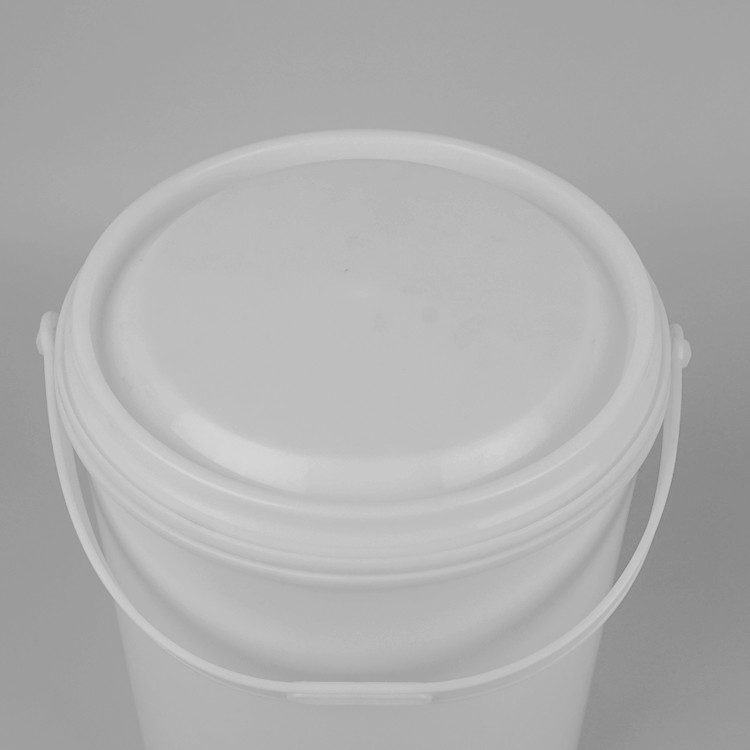 1 Gallon Plastic Paint Bucket