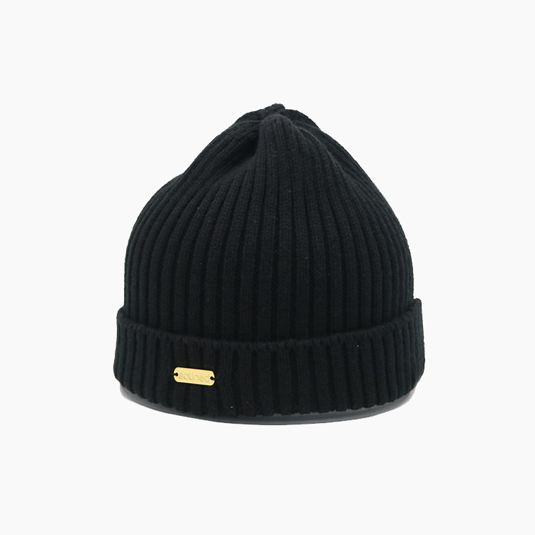 Customized 100% Acrylic knitted beanies hats custom own logo knitted winter beanie caps with mental plate