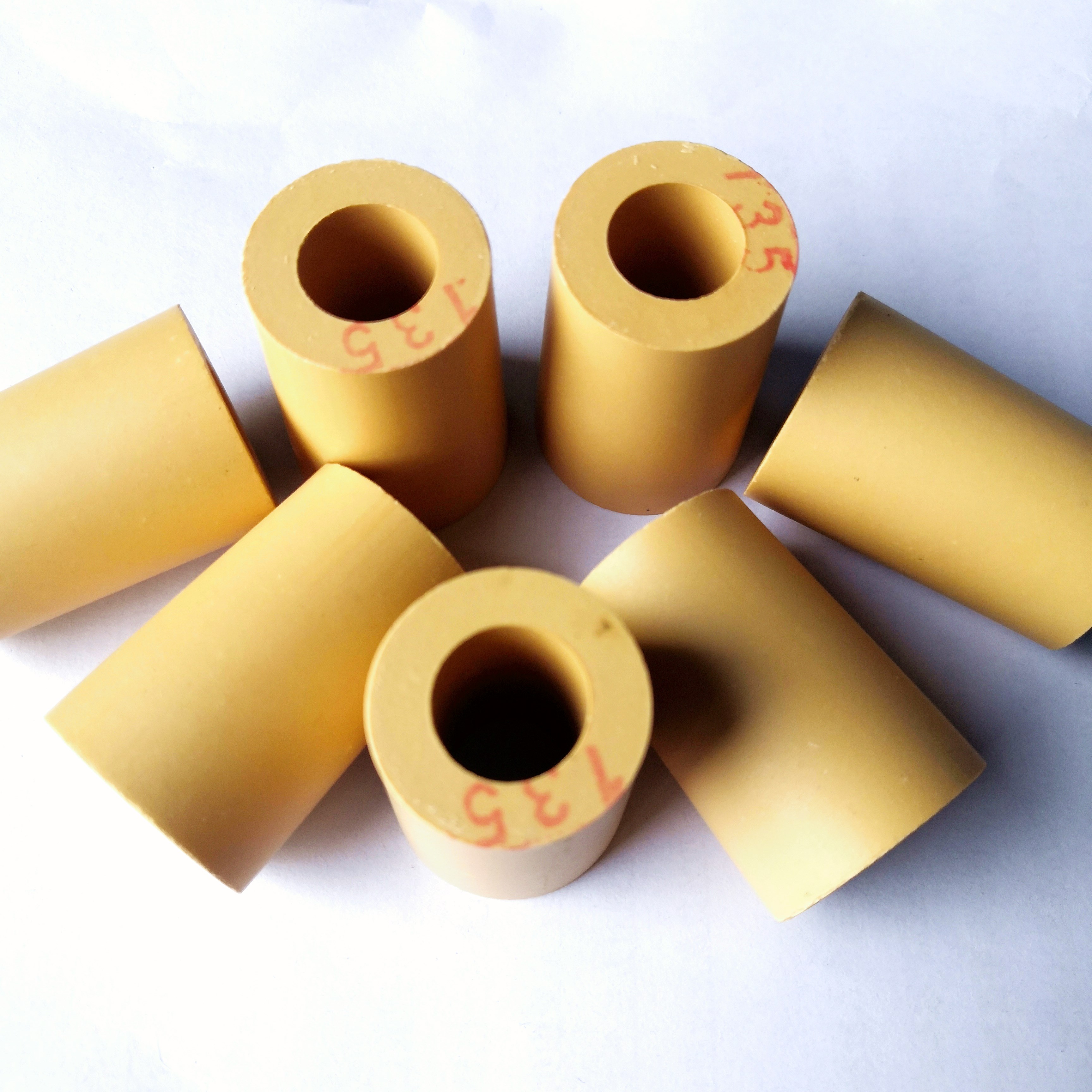 Zirconia ZrO2 Nozzle for Steel Making Industry CaO Content % Sample Provided
