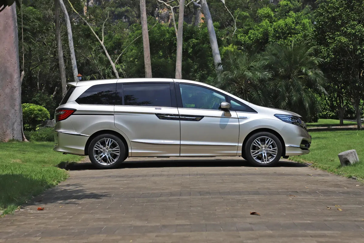 Max Speed 160km/h Multiple Colors Honda Elysion 2023 Energy Hybrid Electric Vehicle 7 Seats Medium MPV Luxury HEV Car